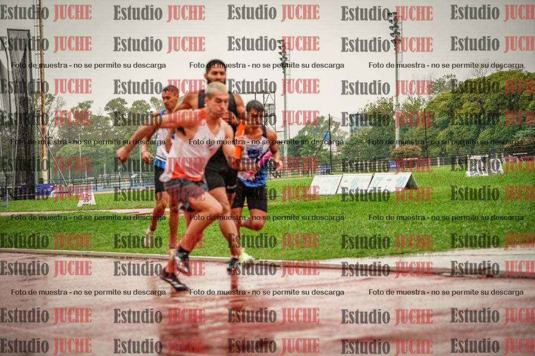 Fotos de las postas 4x400 m de varones