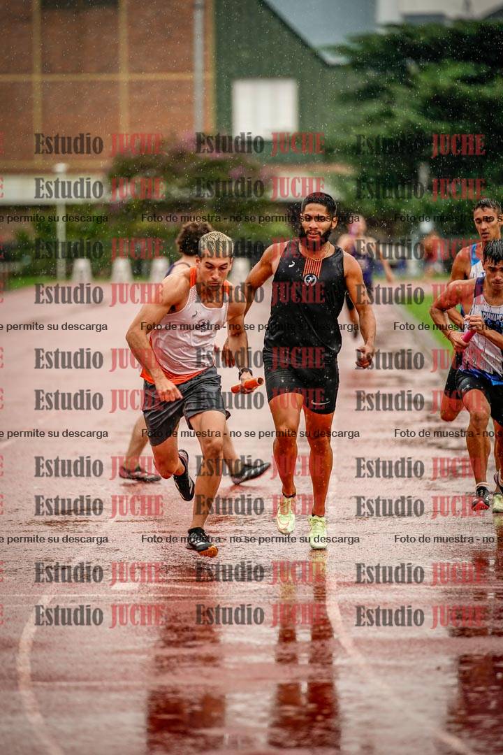 Fotos de las postas 4x400 m de varones