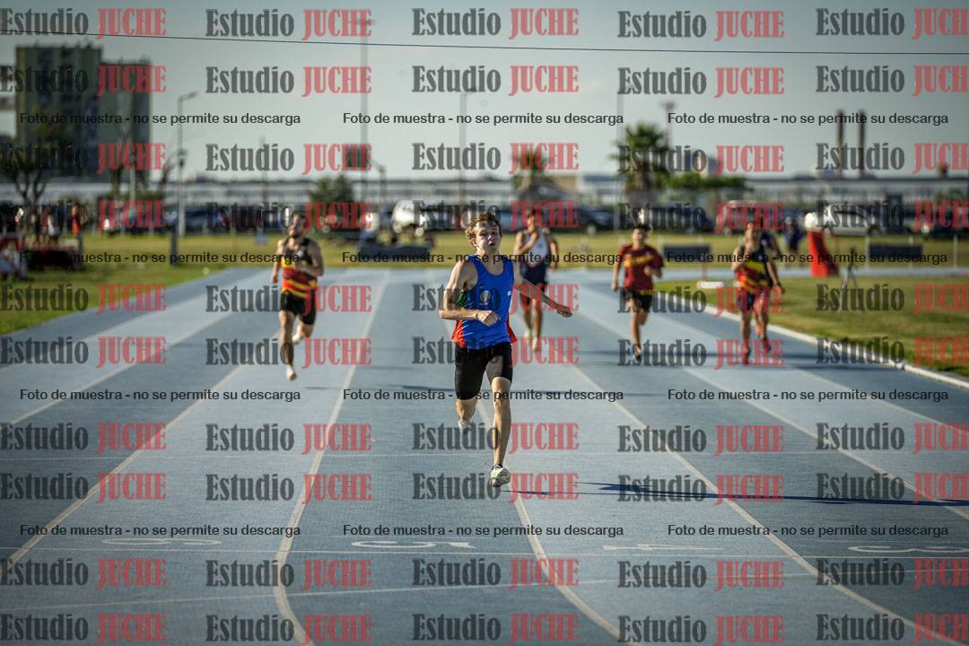 Fotos de los 400 m llanos de varones