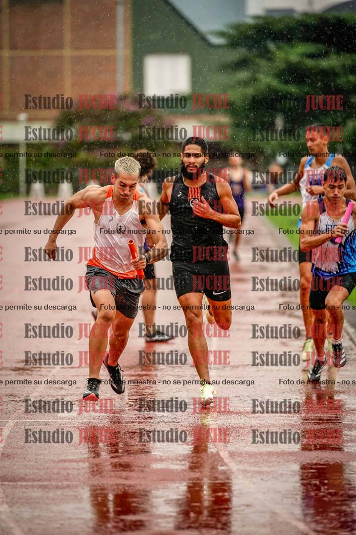 Fotos de las postas 4x400 m de varones