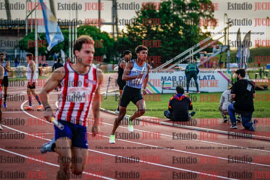 Fotos de los relevos 4x400 m de varones