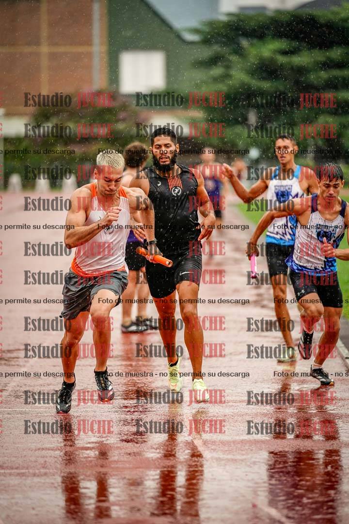 Fotos de las postas 4x400 m de varones