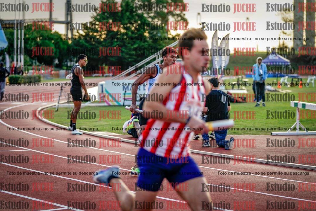 Fotos de los relevos 4x400 m de varones