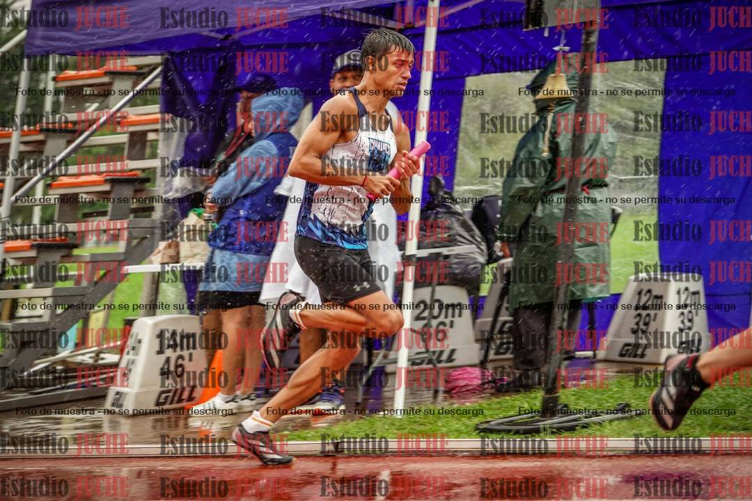 Fotos de las postas 4x400 m de varones