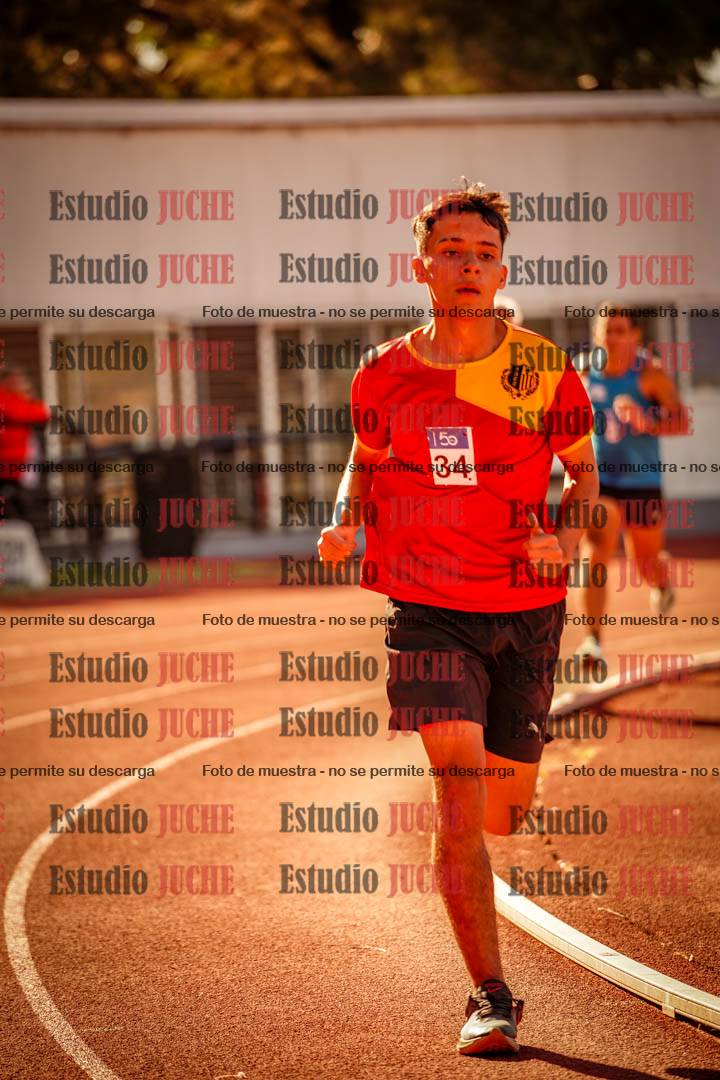 Fotos de los 800 m llanos de varones
