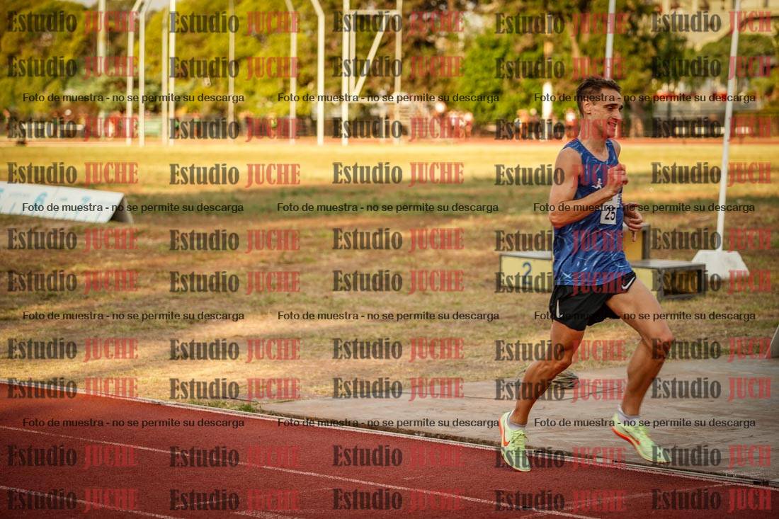 Fotos de los 5000 m llanos de mujeres y varones