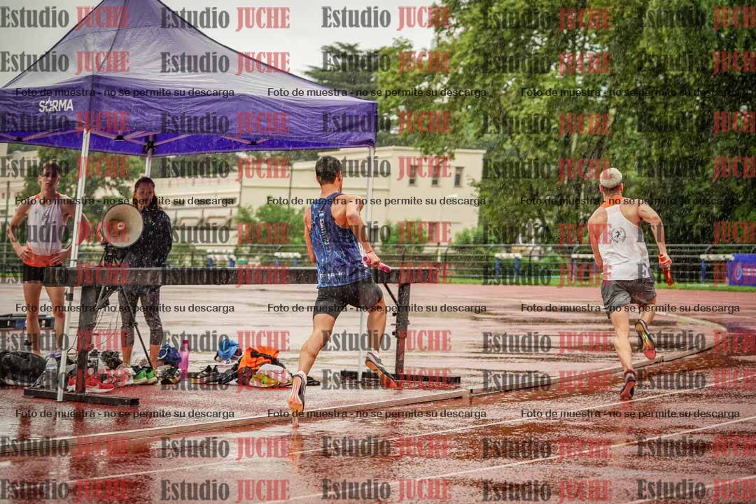 Fotos de las postas 4x400 m de varones