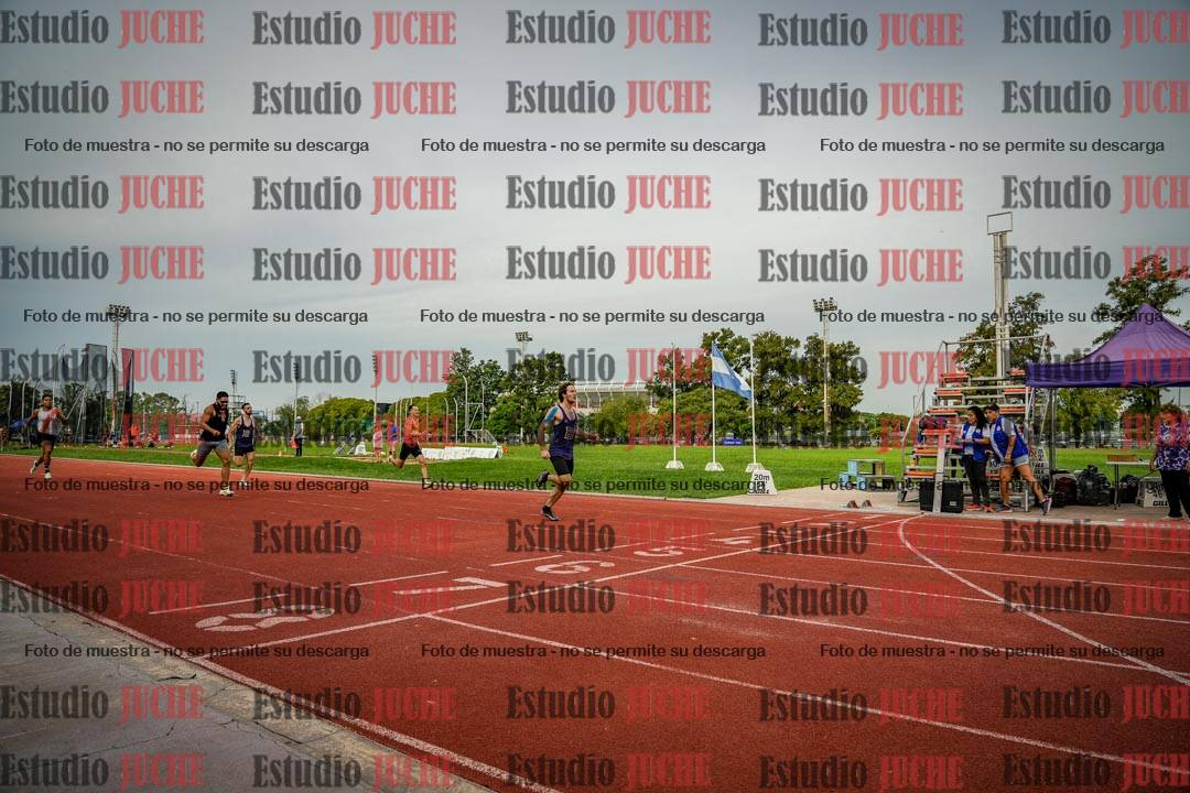 Fotos de los 400 m llanos de varones