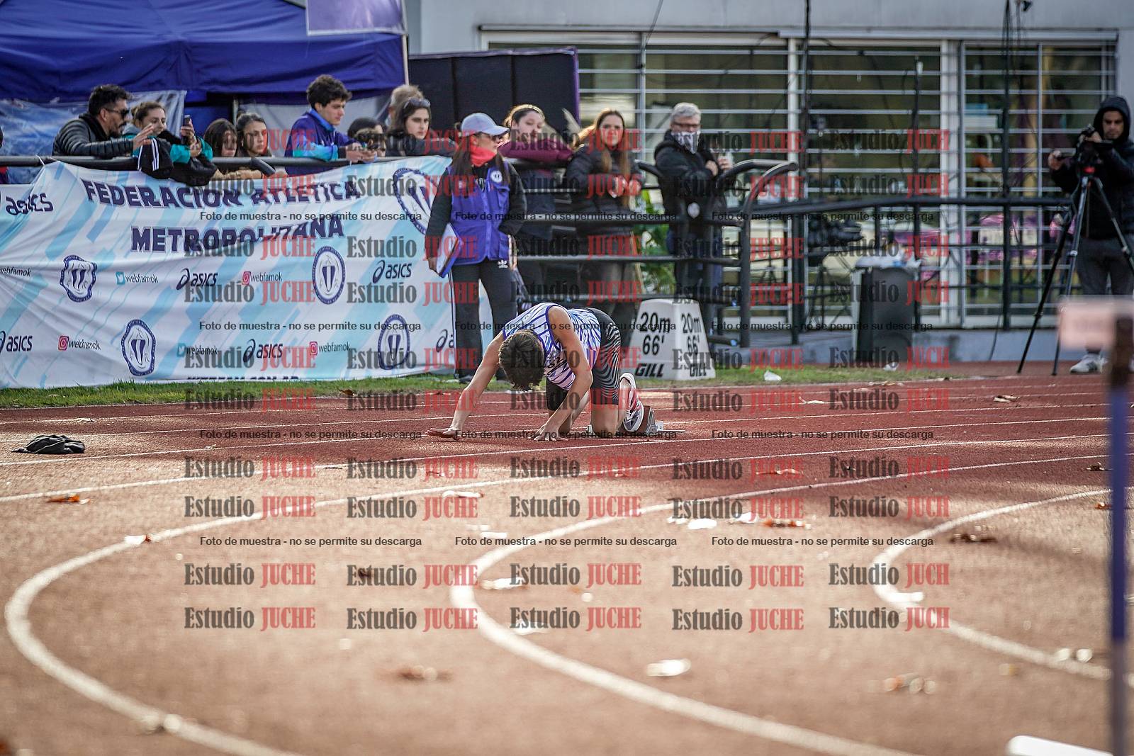 Fotos de los 400 m con vallas de varones