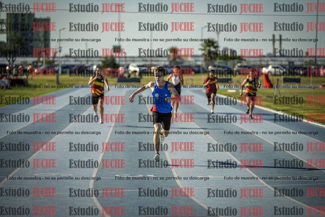 Fotos de los 400 m llanos de varones