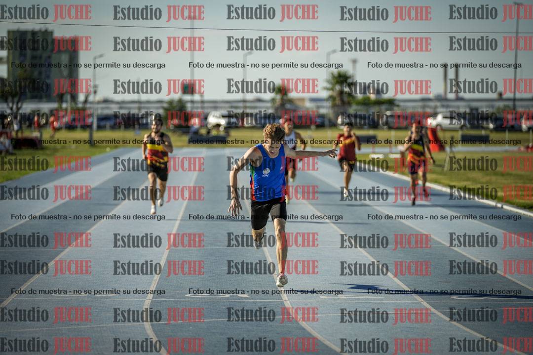 Fotos de los 400 m llanos de varones