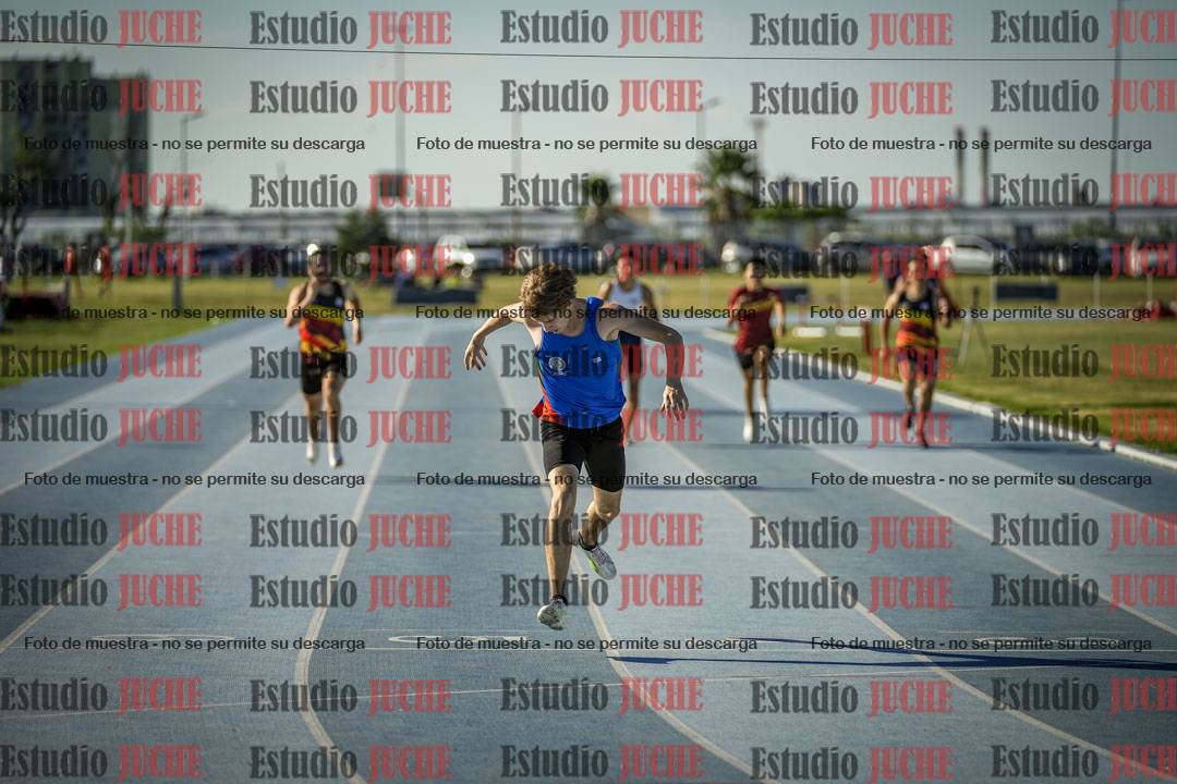 Fotos de los 400 m llanos de varones