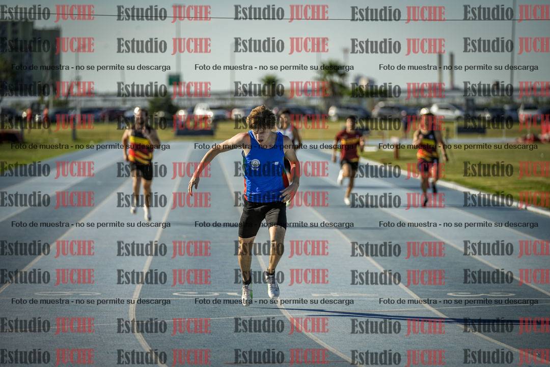 Fotos de los 400 m llanos de varones