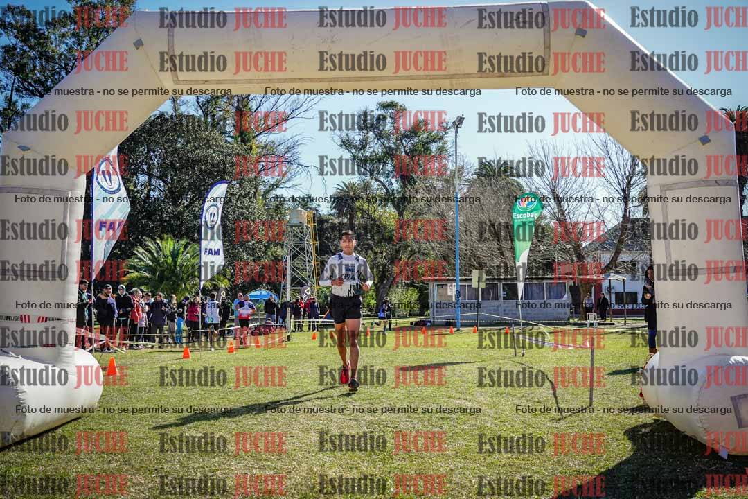 Fotos de la llegada del cross de 8000 m