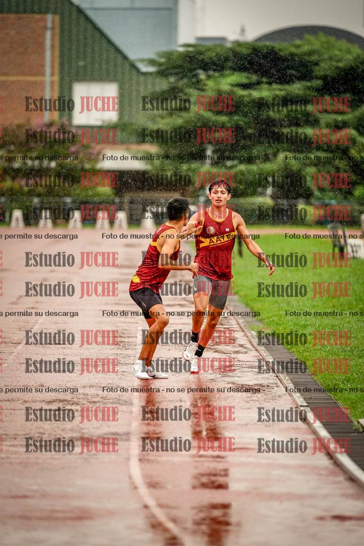 Fotos de las postas 4x400 m de varones