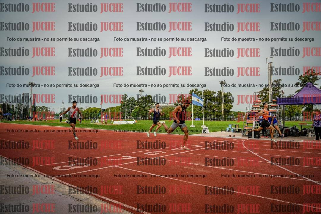 Fotos de los 400 m llanos de varones