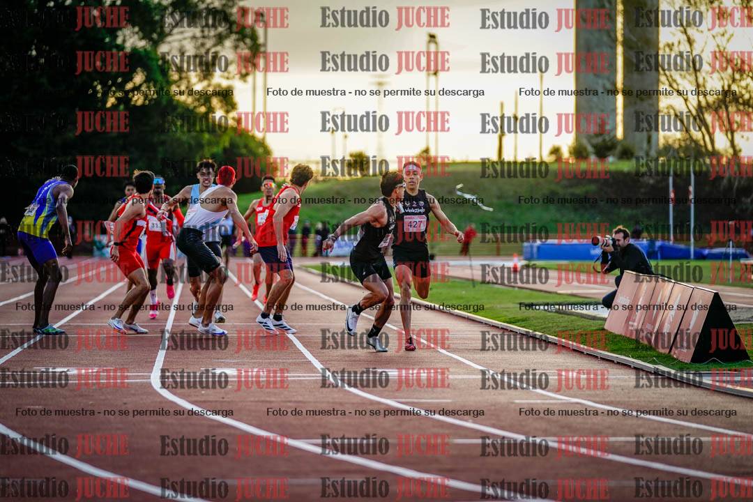 Fotos de los relevos 4x400 m de varones
