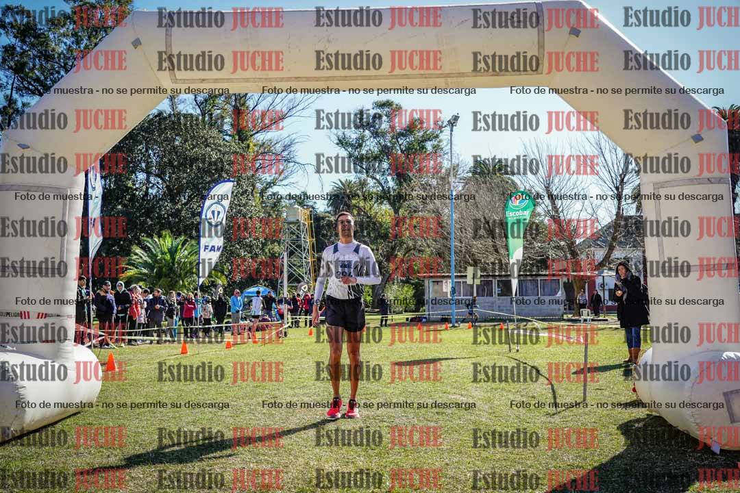 Fotos de la llegada del cross de 8000 m