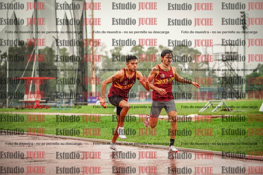 Fotos de las postas 4x400 m de varones