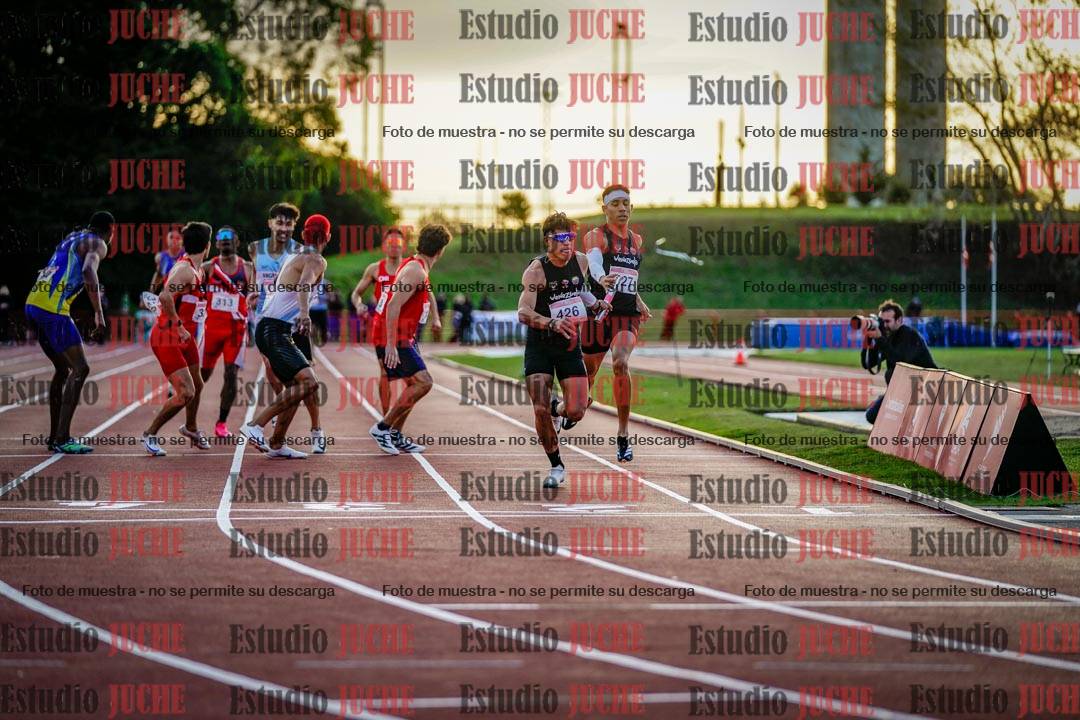 Fotos de los relevos 4x400 m de varones
