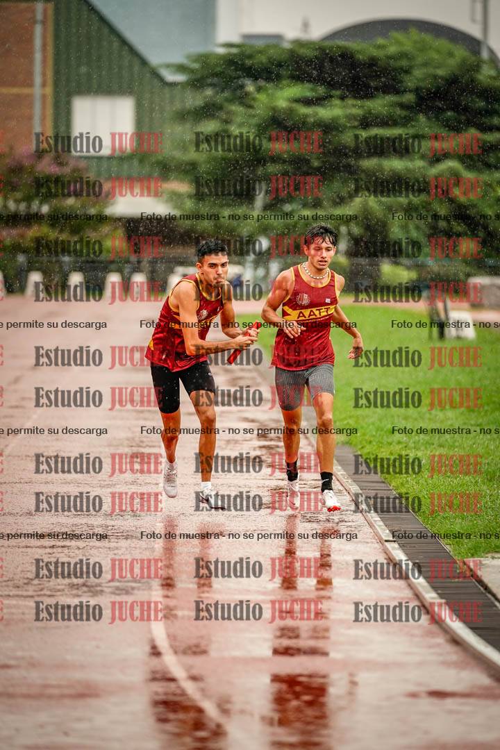 Fotos de las postas 4x400 m de varones