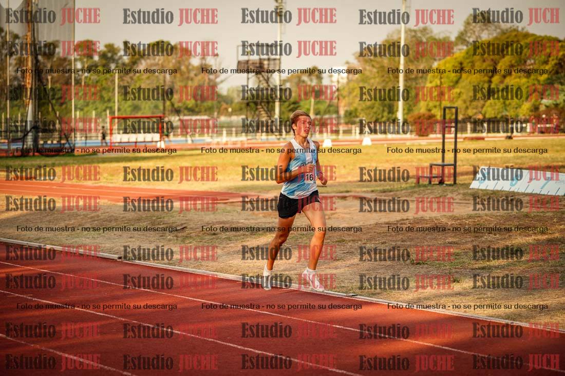 Fotos de los 5000 m llanos de mujeres y varones