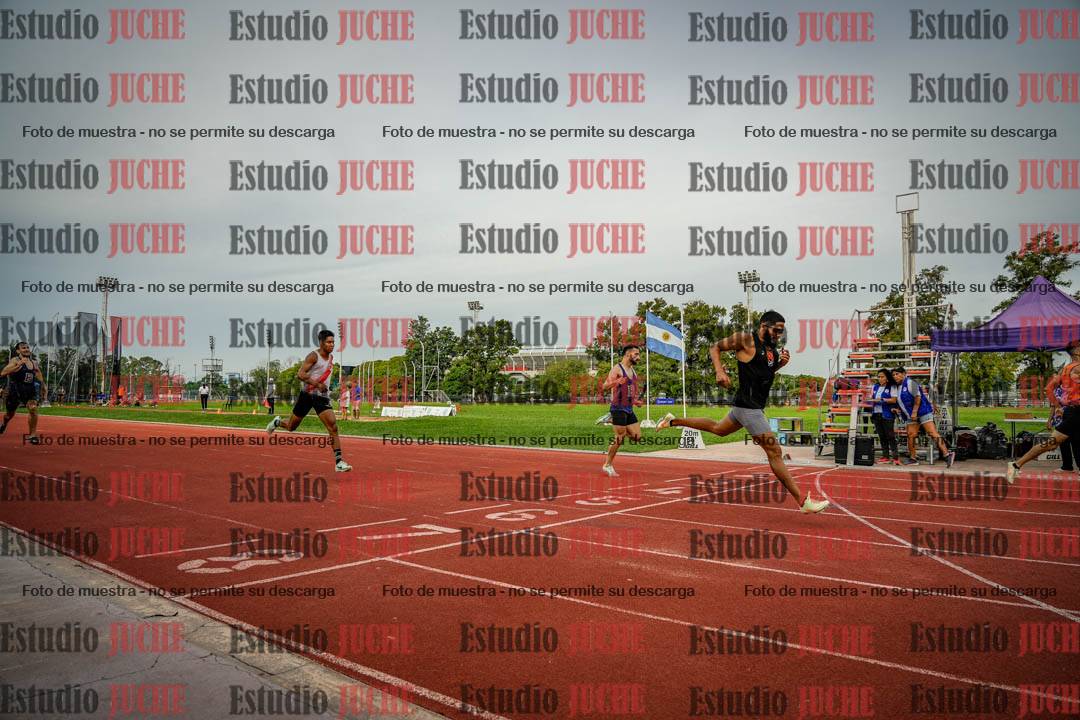 Fotos de los 400 m llanos de varones
