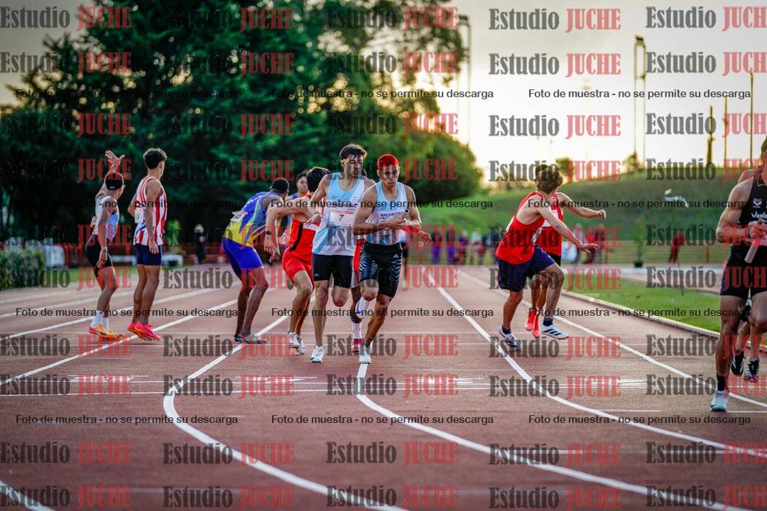 Fotos de los relevos 4x400 m de varones