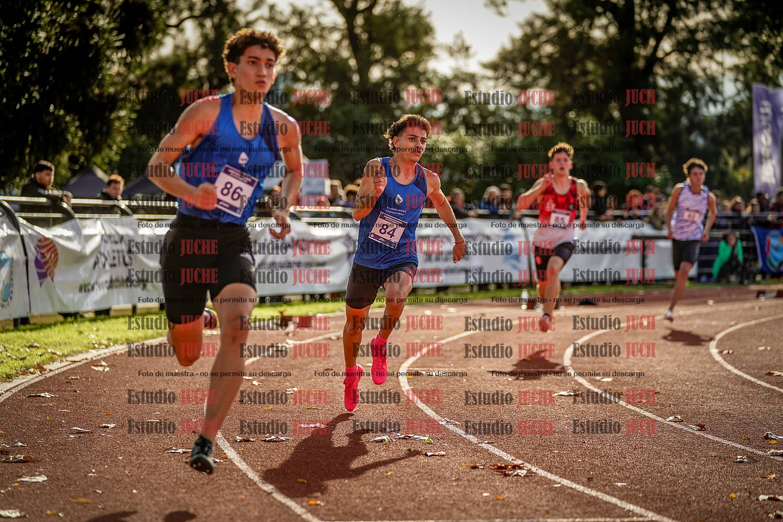 Fotos de los 400 m con vallas de varones