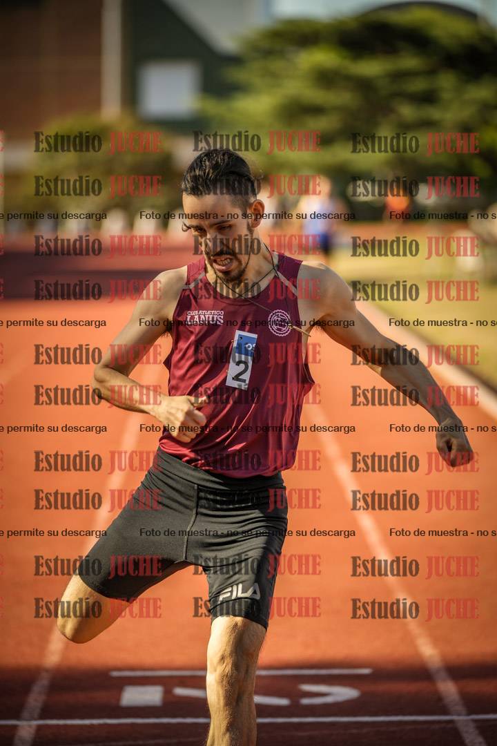 Fotos de los 800 m llanos de varones