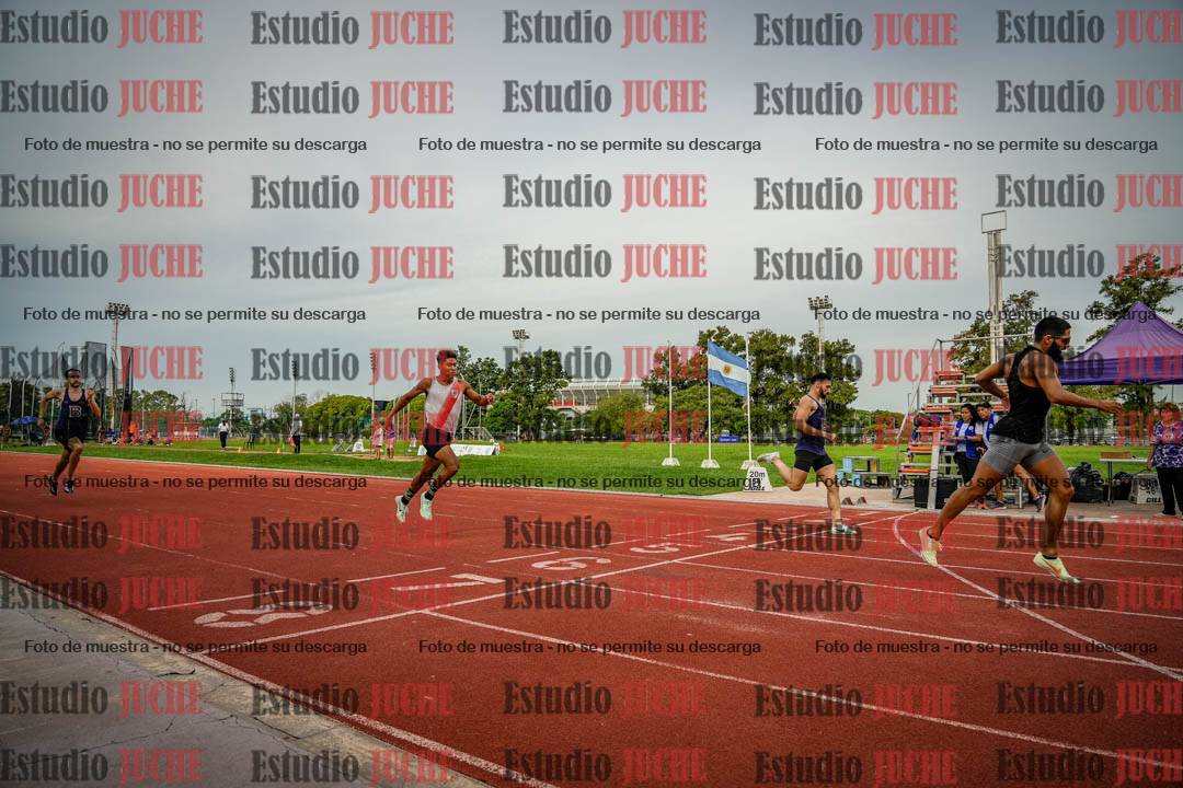 Fotos de los 400 m llanos de varones