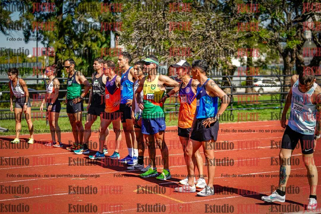 Fotos de los 5000 m llanos de mujeres y varones