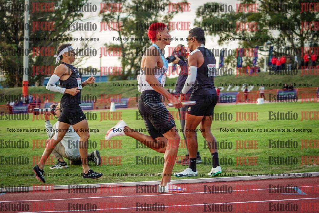 Fotos de los relevos 4x400 m de varones