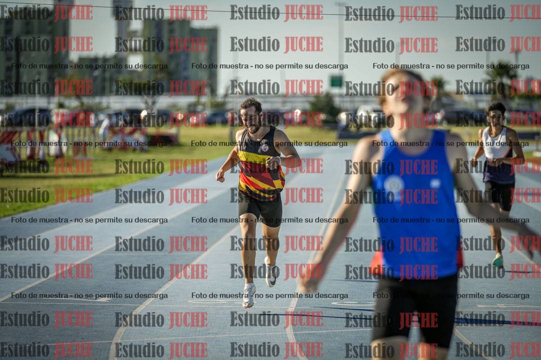 Fotos de los 400 m llanos de varones