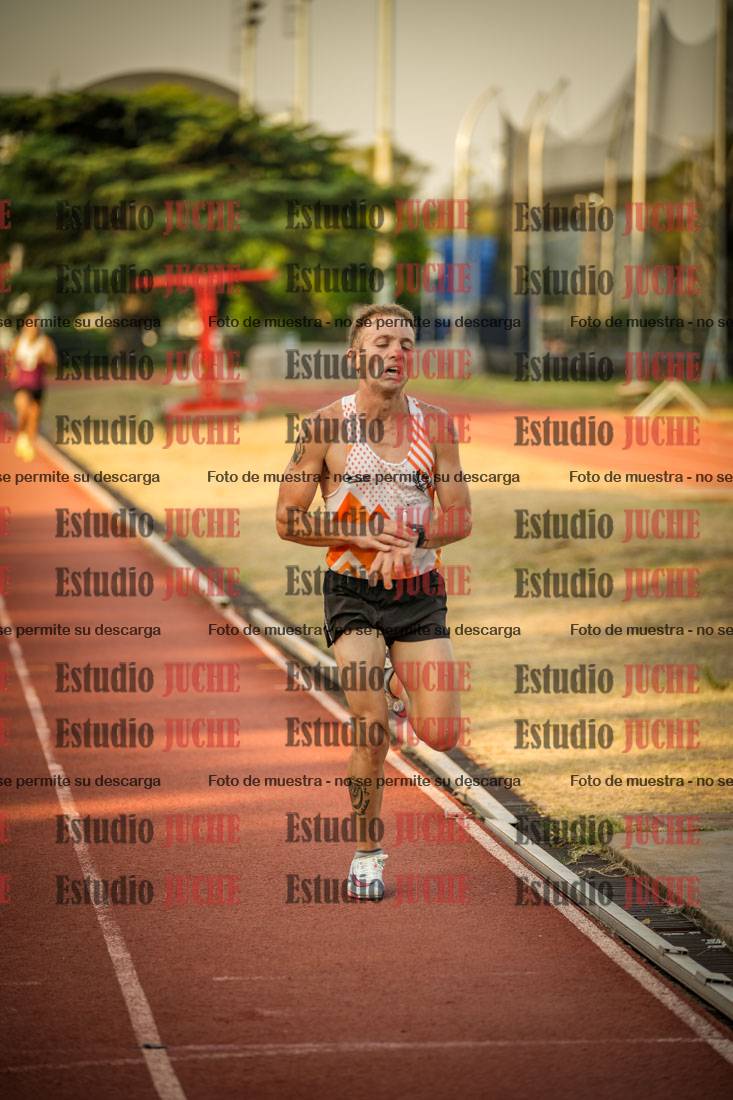 Fotos de los 5000 m llanos de mujeres y varones