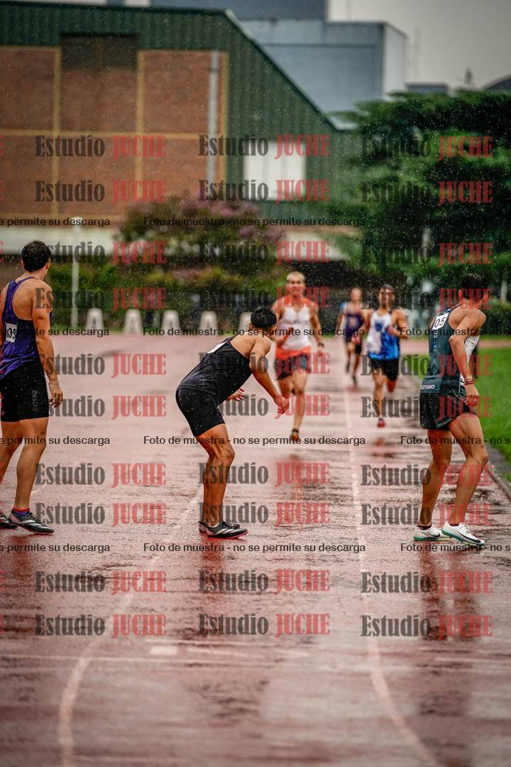 Fotos de las postas 4x400 m de varones