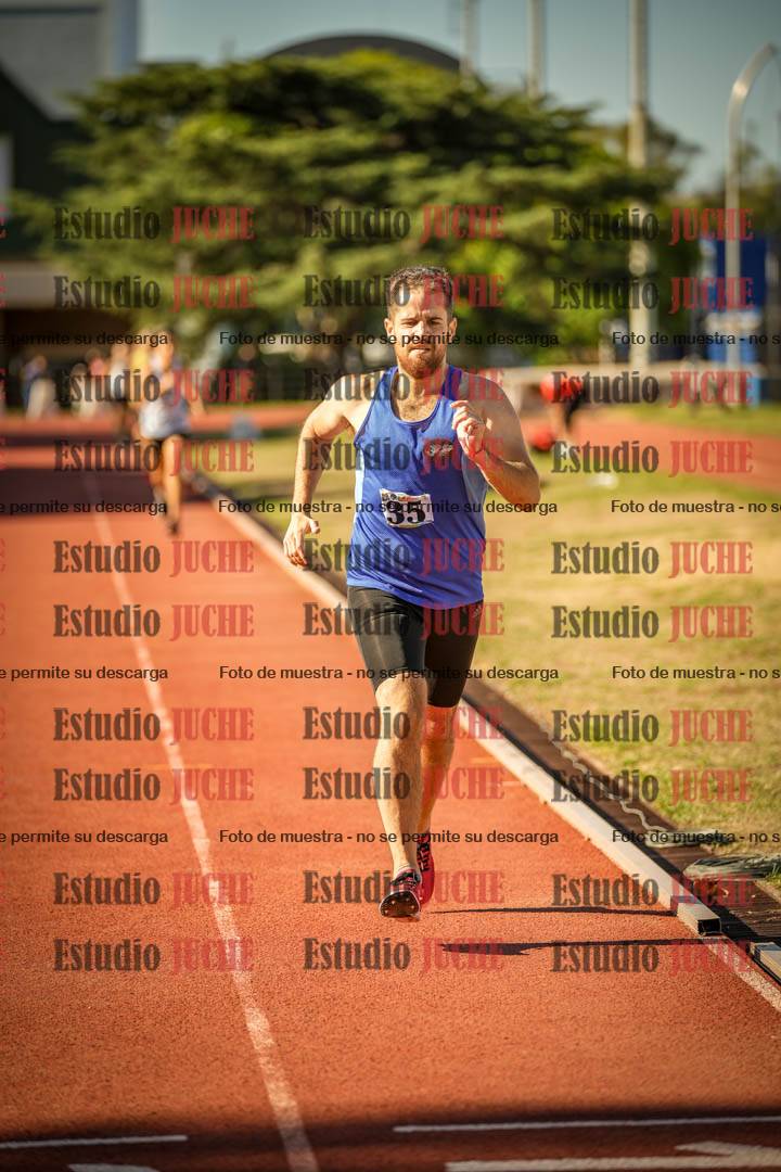 Fotos de los 800 m llanos de varones
