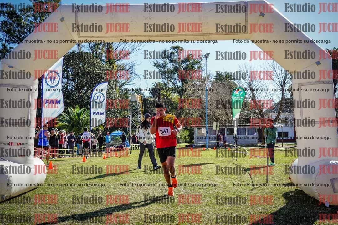Fotos de la llegada del cross de 8000 m