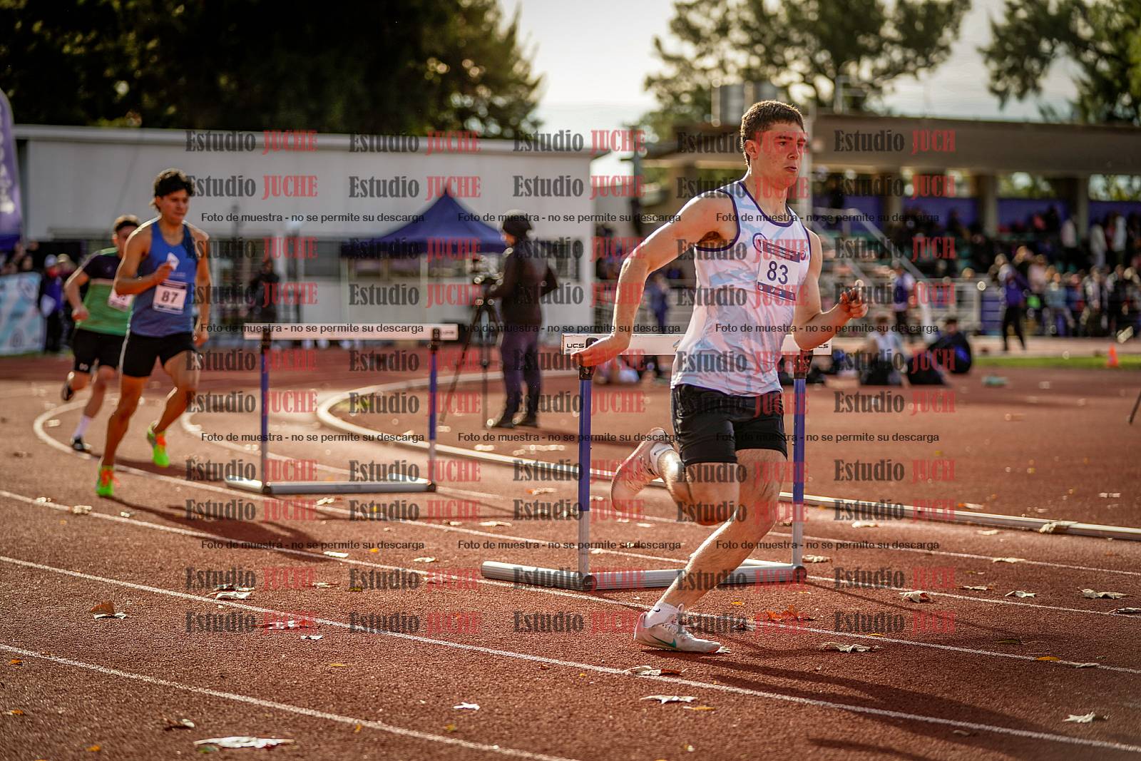 Fotos de los 400 m con vallas de varones
