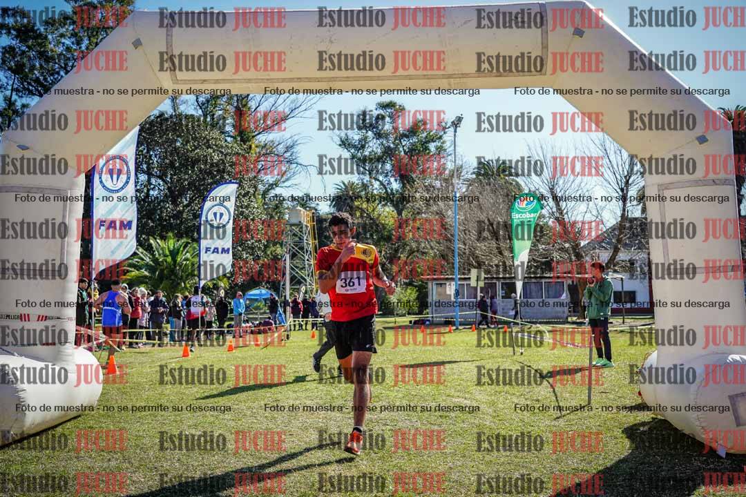 Fotos de la llegada del cross de 8000 m