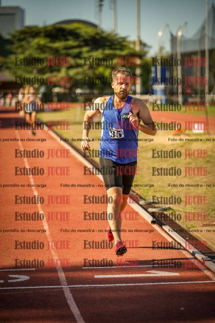 Fotos de los 800 m llanos de varones
