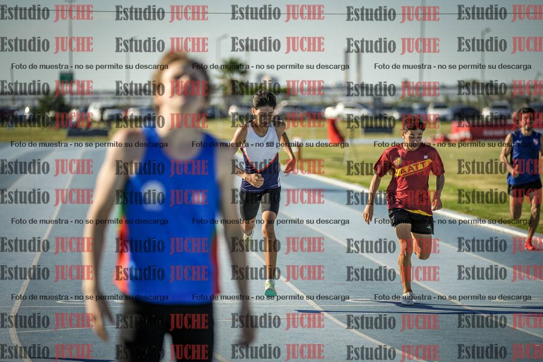 Fotos de los 400 m llanos de varones