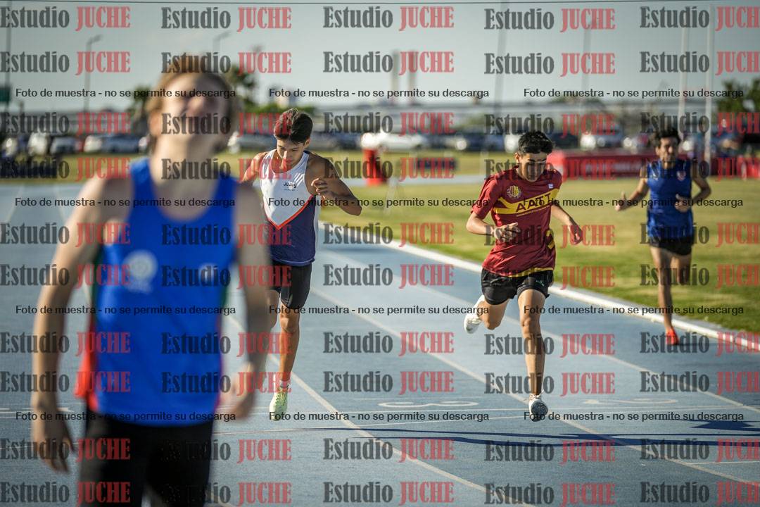 Fotos de los 400 m llanos de varones