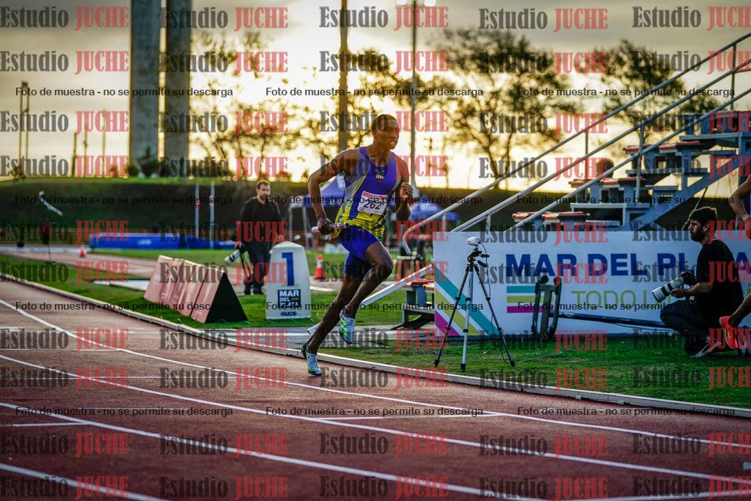 Fotos de los relevos 4x400 m de varones