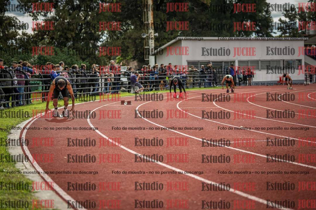 Fotos de los 400 m llanos de varones