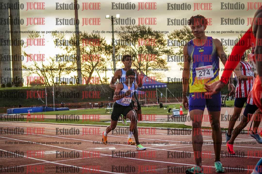 Fotos de los relevos 4x400 m de varones