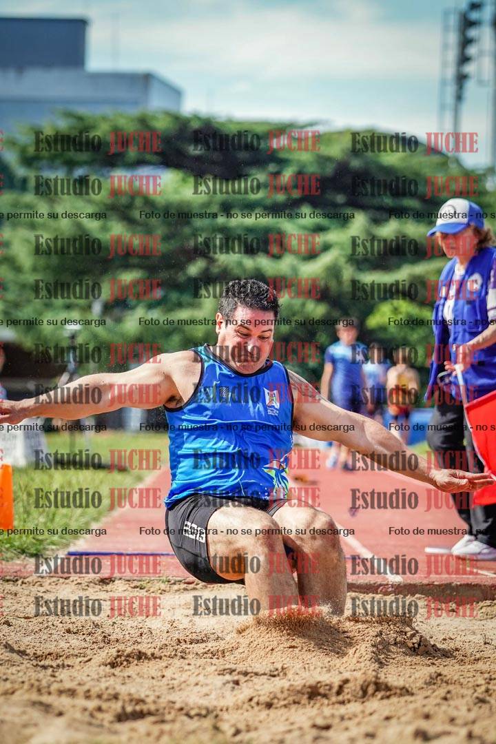 Fotos del salto en largo de varones