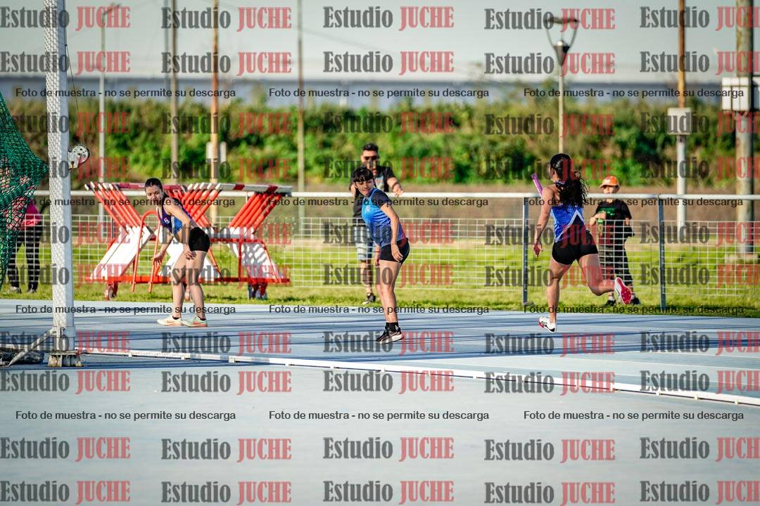 Fotos de las postas 4x100 m llanos de mujeres