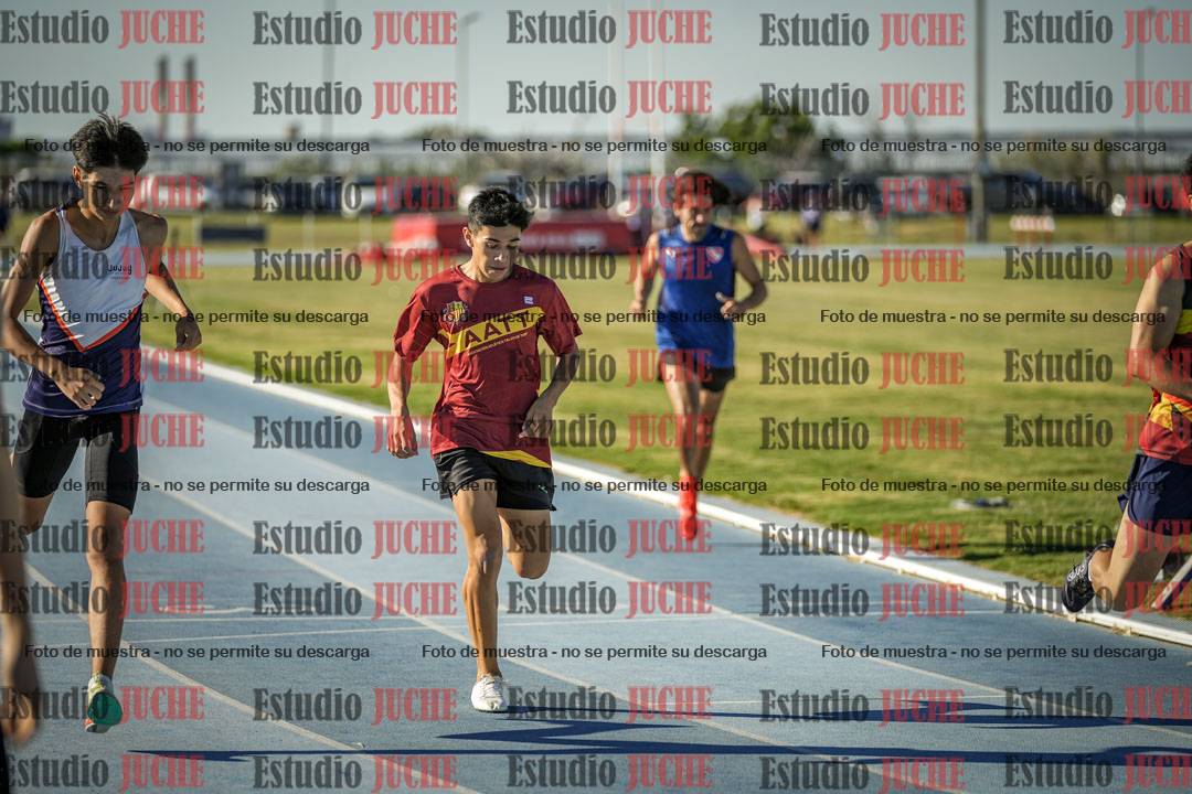 Fotos de los 400 m llanos de varones