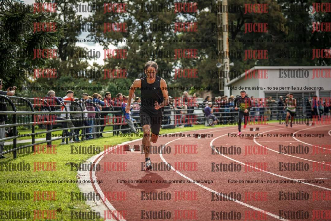Fotos de los 400 m llanos de varones